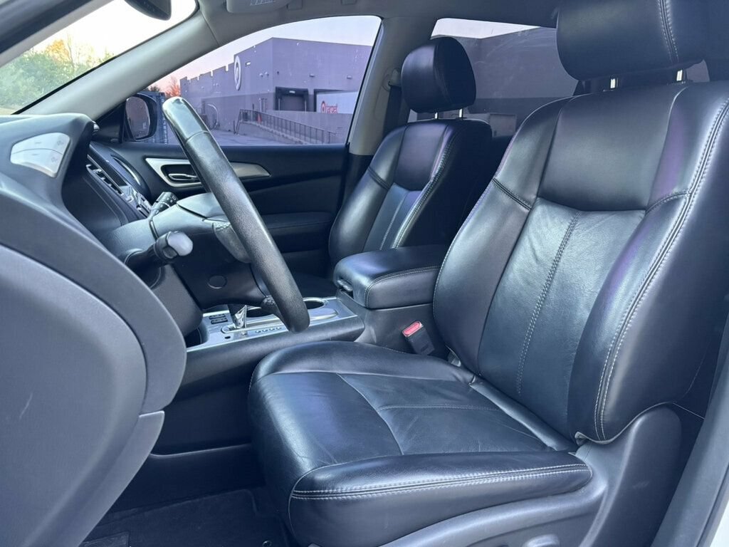 Used 2018 Nissan Pathfinder SL FWD image 11