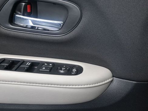 Used 2022 Honda HR-V LX image 15