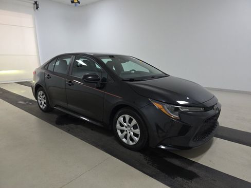 Used 2021 Toyota Corolla LE FWD image 4