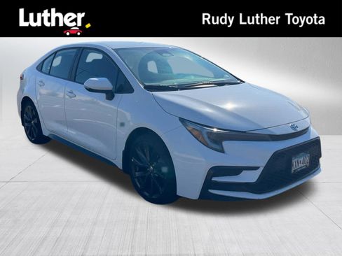 Used 2023 Toyota Corolla SE w/ Carpet Mat Package (TMS) FWD image 1