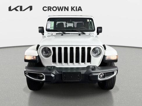 Used 2023 Jeep Gladiator Overland AWD/4WD image 2