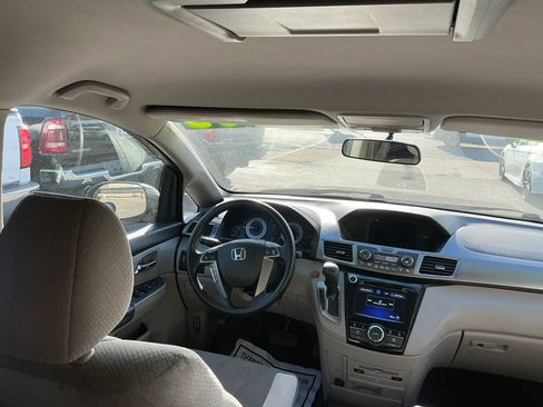 Used 2016 Honda Odyssey SE image 12