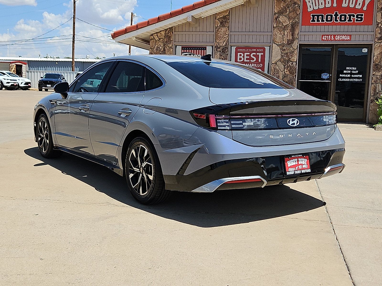 Used 2025 Hyundai Sonata SEL FWD image 2