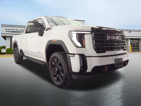 Used 2025 GMC Sierra 2500 AT4 w/ AT4 Premium Plus Package AWD/4WD image 2