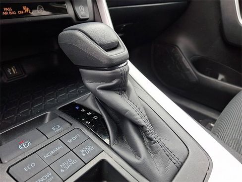 Used 2025 Toyota RAV4 LE image 14