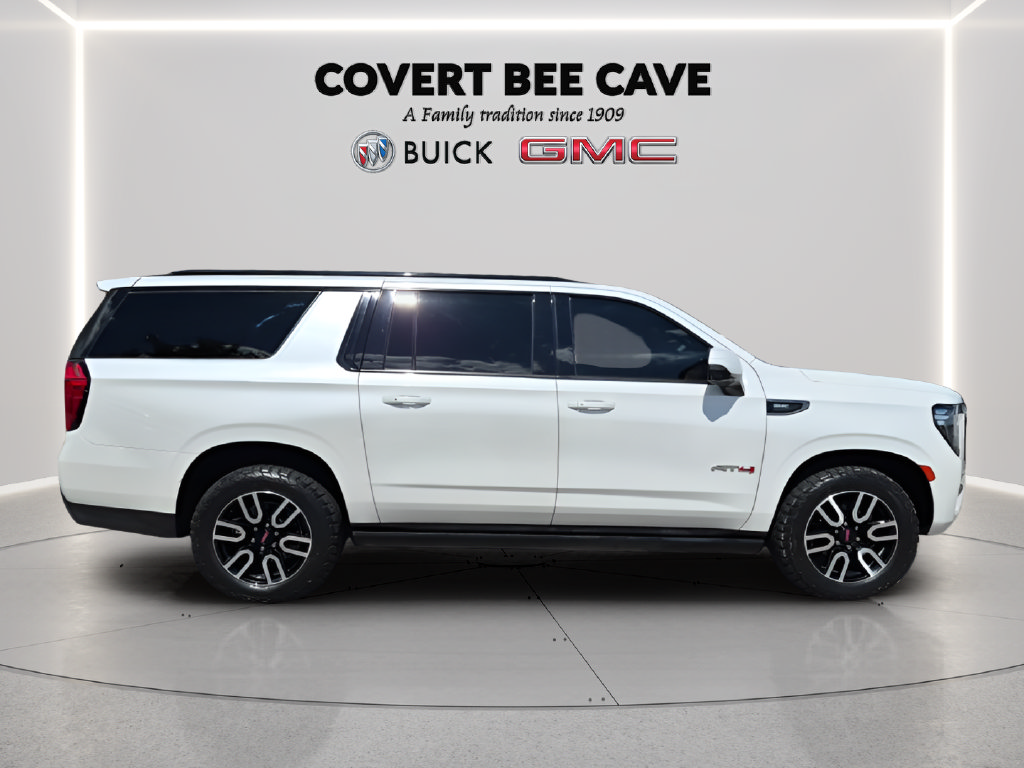 Used 2023 GMC Yukon XL AT4 w/ AT4 Premium Package AWD/4WD image 11