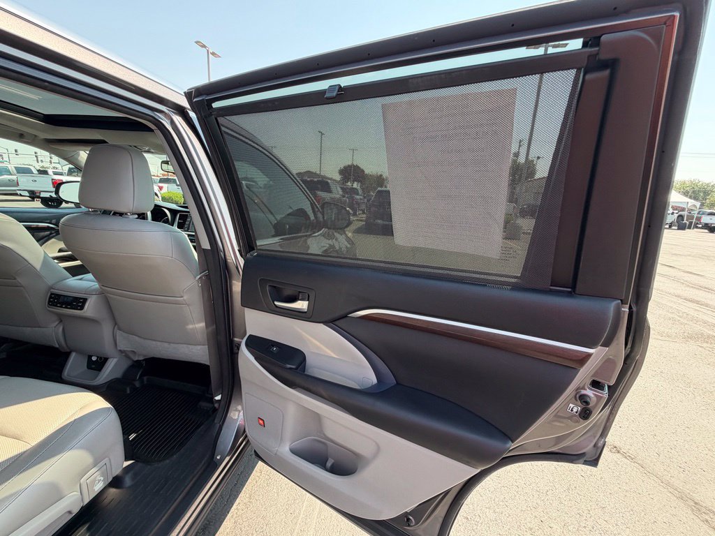 Used 2016 Toyota Highlander Limited Platinum AWD/4WD image 42
