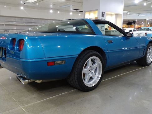 Used 1994 Chevrolet Corvette Coupe RWD image 15