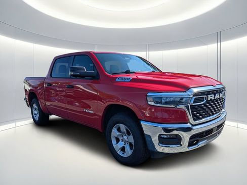 Used 2025 RAM 1500 Big Horn AWD/4WD image 2