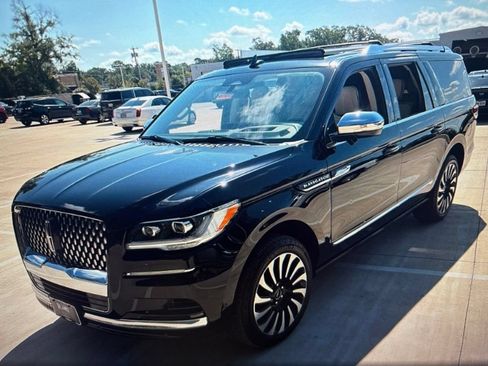 Used 2022 Lincoln Navigator L Black Label AWD/4WD image 1