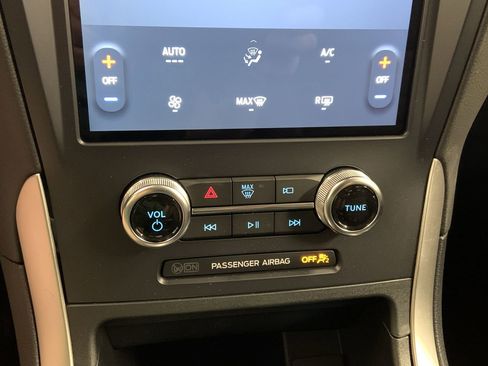 New 2024 Ford Edge SE image 19