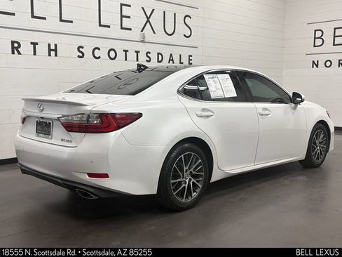 Used 2016 Lexus ES 350 w/ Navigation System Package FWD image 4