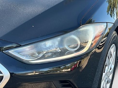 Used 2018 Hyundai Elantra SE FWD image 20