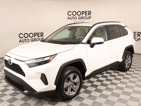Used 2022 Toyota RAV4 XLE FWD image 9