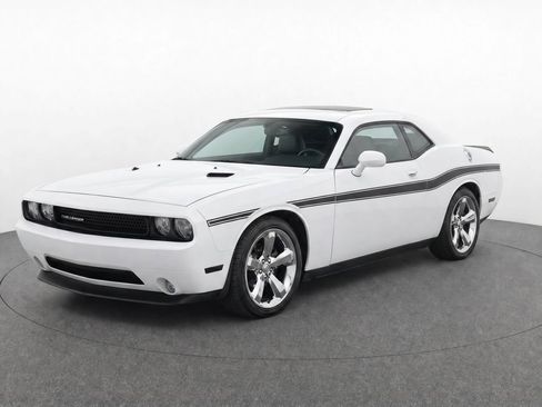 Used 2013 Dodge Challenger SXT Plus RWD image 1