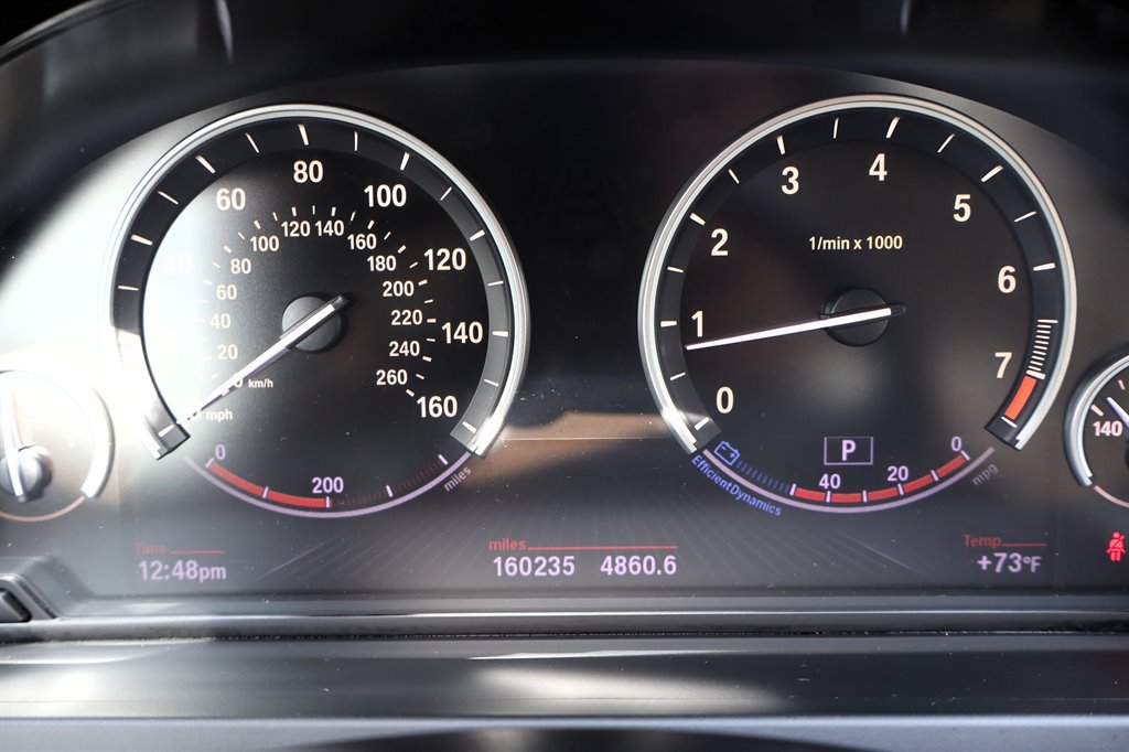 Used 2013 BMW 750i RWD image 23