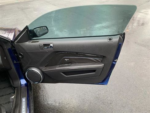 Used 2011 Ford Mustang GT Premium w/ 401A Rapid Spec Order Code image 16