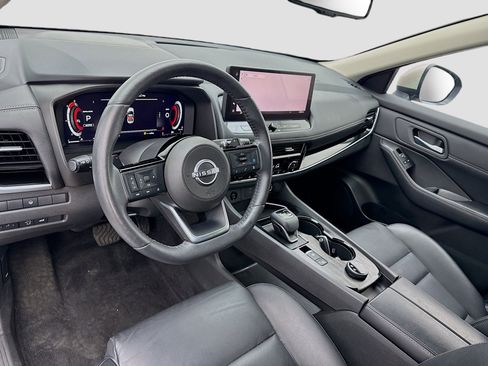 Used 2024 Nissan Rogue SL image 7