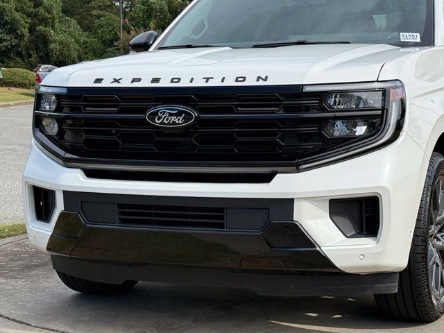 Used 2025 Ford Expedition Platinum w/ Stealth Performance Package AWD/4WD image 10