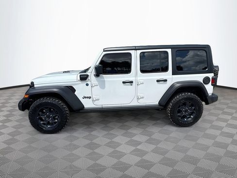Used 2023 Jeep Wrangler Unlimited w/ Cold Weather Group AWD/4WD image 9