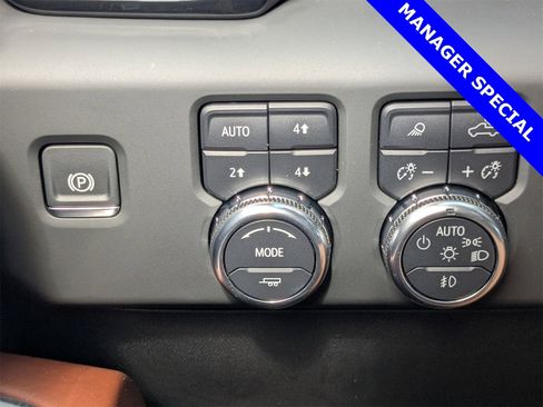 Used 2024 GMC Sierra 3500 Denali Ultimate image 25