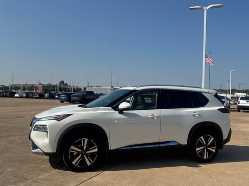 Certified 2023 Nissan Rogue Platinum w/ Platinum Premium Package AWD/4WD image 10