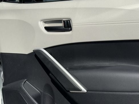 Used 2026 Toyota Corolla Cross LE w/ Moonroof Package FWD image 28