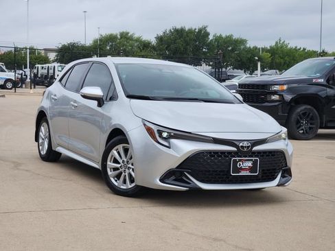 Used 2024 Toyota Corolla SE FWD image 2