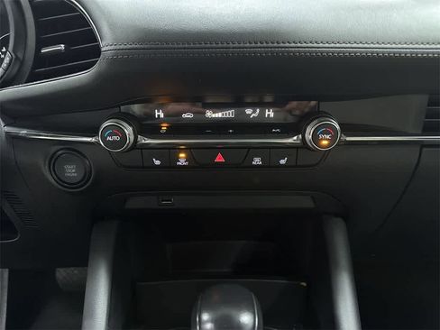 Used 2019 MAZDA MAZDA3 w/Preferred Pkg image 21