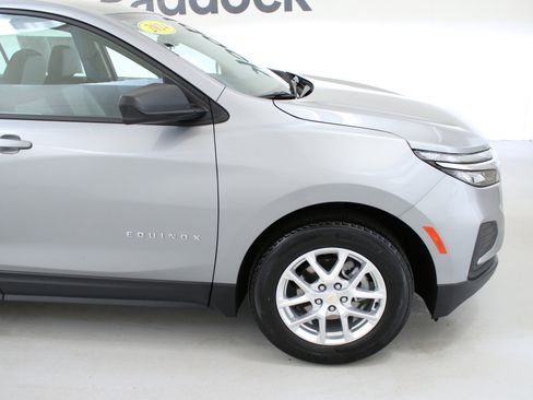 Used 2024 Chevrolet Equinox LS FWD image 10