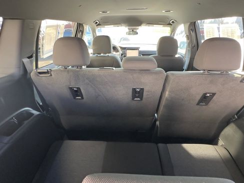 Used 2025 GMC Acadia Elevation image 10