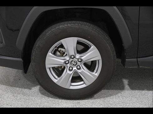 Used 2025 Toyota RAV4 XLE AWD/4WD image 21