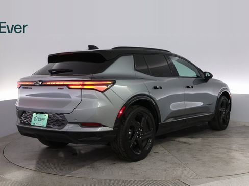 Used 2024 Chevrolet Equinox EV RS image 12