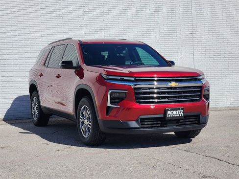 New 2026 Chevrolet Traverse LT image 2