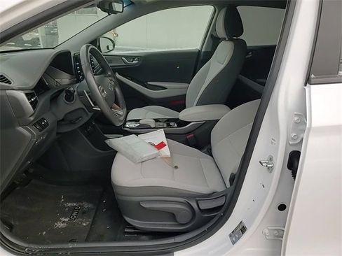 Used 2021 Hyundai Ioniq SE image 12