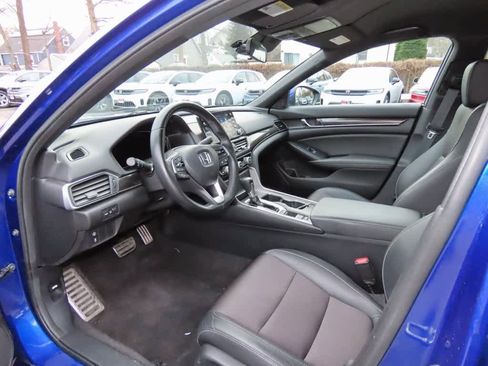 Used 2020 Honda Accord Sport image 2