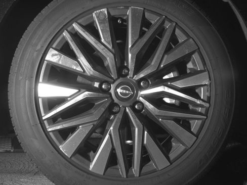 Used 2025 Nissan Altima 2.5 SV FWD image 15