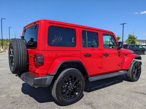 Certified 2025 Jeep Wrangler Unlimited Sahara AWD/4WD image 21