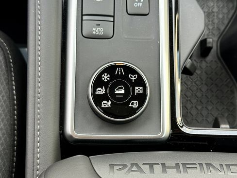 New 2026 Nissan Pathfinder SV image 20