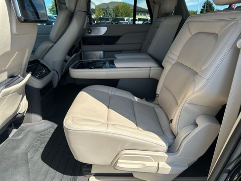 Used 2018 Lincoln Navigator L Reserve w/ Technology Package AWD/4WD image 25