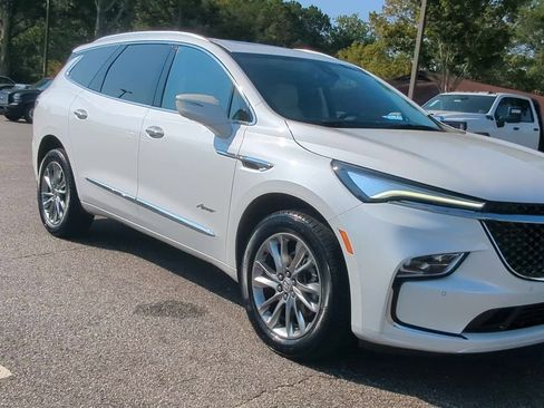 Used 2023 Buick Enclave Avenir w/ Avenir Technology Package image 2