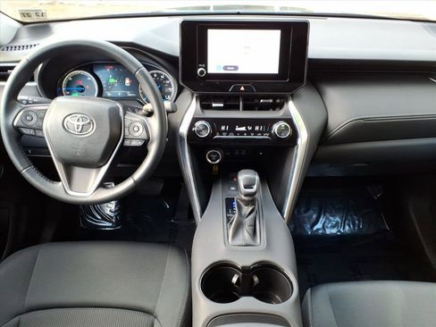 Certified 2023 Toyota Venza XLE image 11
