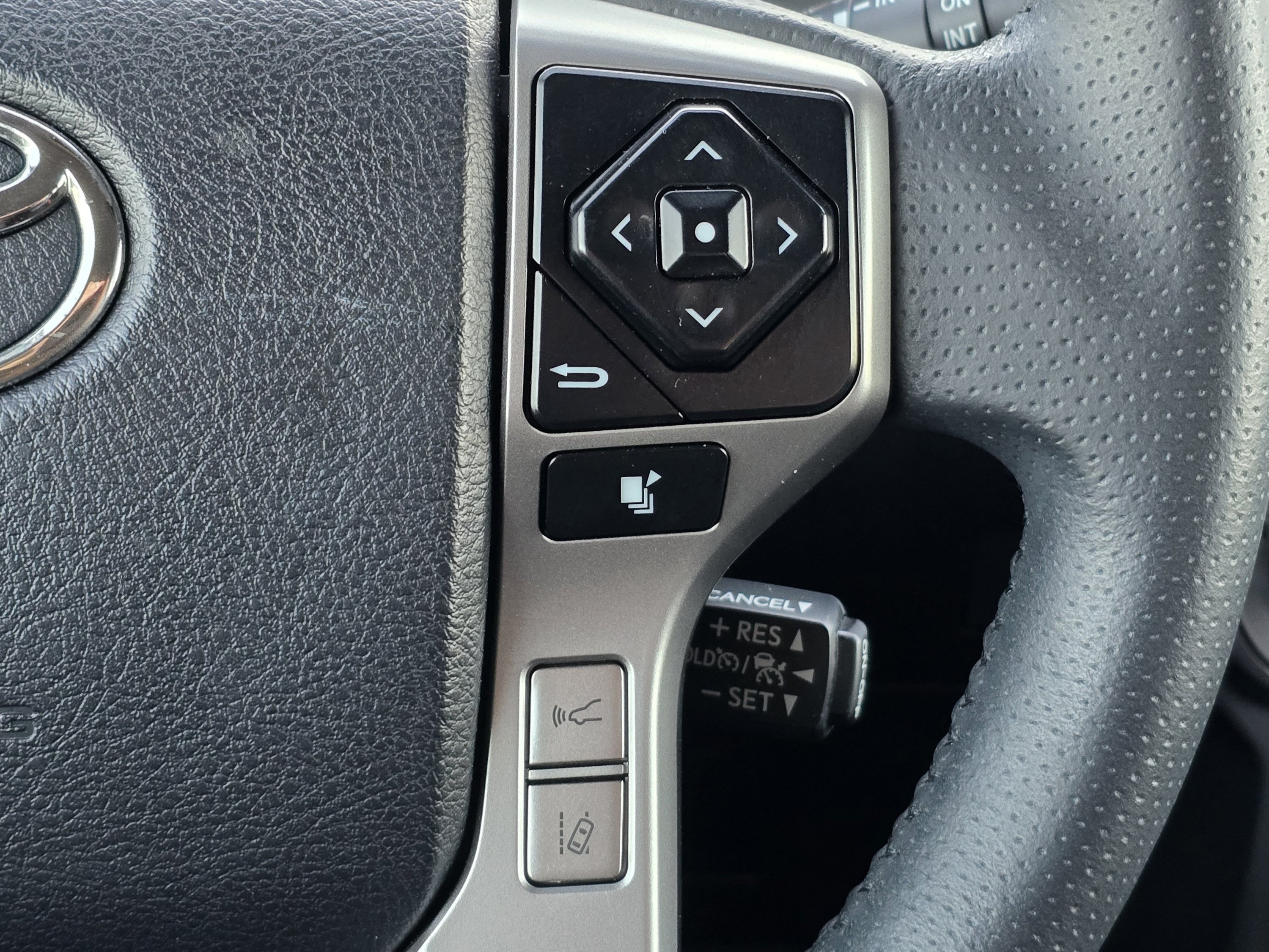 Certified 2023 Toyota 4Runner SR5 AWD/4WD image 18