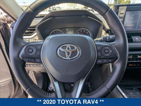 Used 2020 Toyota RAV4 XLE w/ Convenience Package FWD image 13