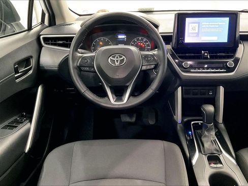 Used 2023 Toyota Corolla Cross LE w/ Moonroof Package AWD/4WD image 17