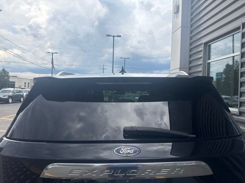 Used 2020 Ford Explorer Platinum AWD/4WD image 6