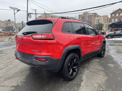 Used 2017 Jeep Cherokee Trailhawk image 4