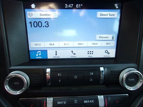 Used 2017 Ford Mustang Premium image 21