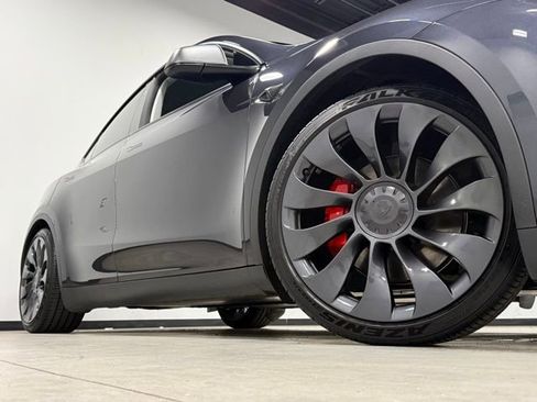 Used 2024 Tesla Model Y Performance AWD/4WD image 3