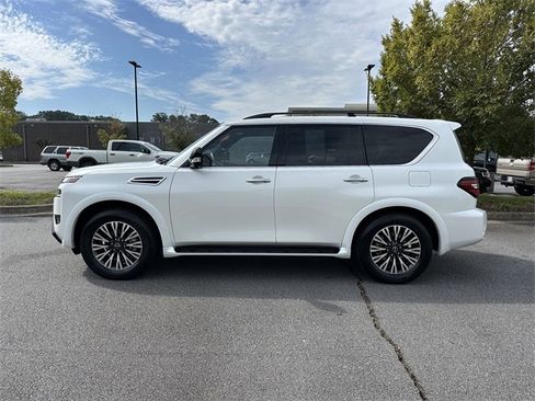 Certified 2024 Nissan Armada SL w/ Midnight Edition Package image 5